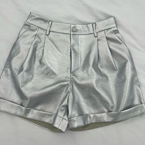 silver metallic high waisted Julian shorts - Easy Clothes - size M